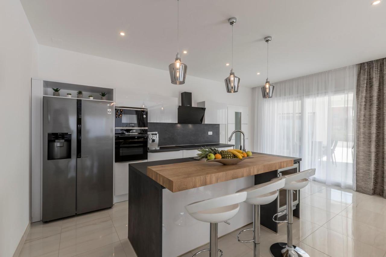 Luxurious Villa Meri Kaštela Екстериор снимка